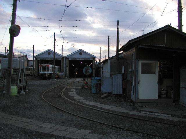 H002